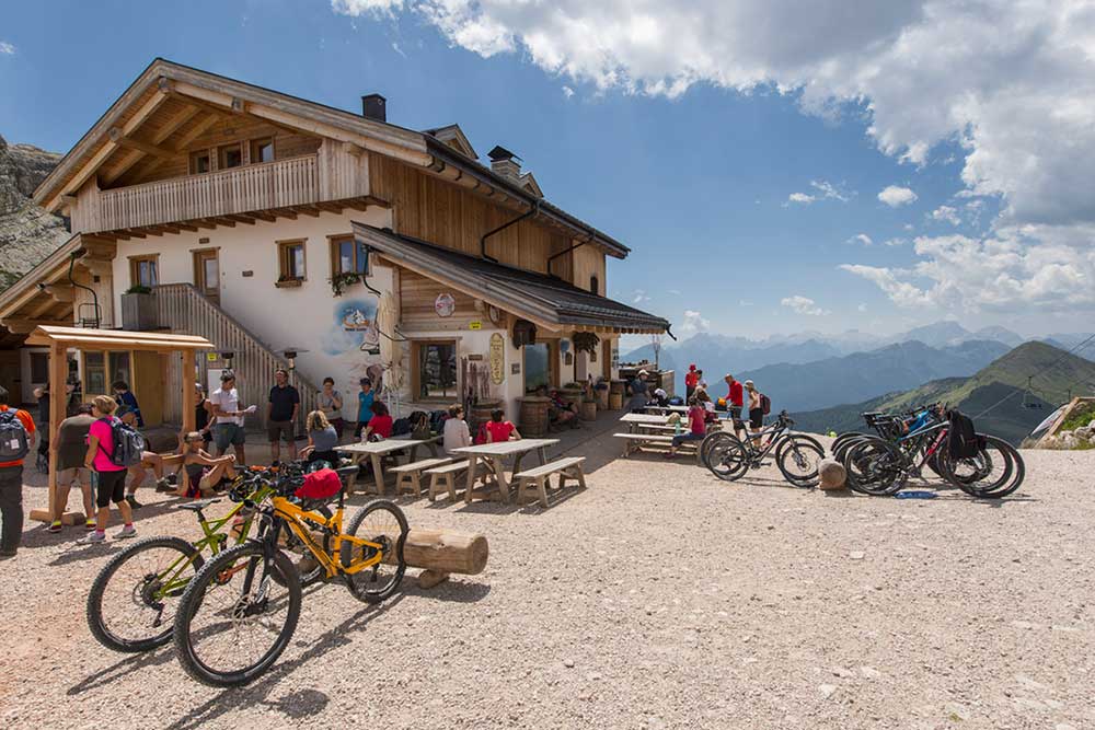 Fahrrad und Mountainbike - Hütte Rifugio Averau - 5 Torri - Cortina d'Ampezzo