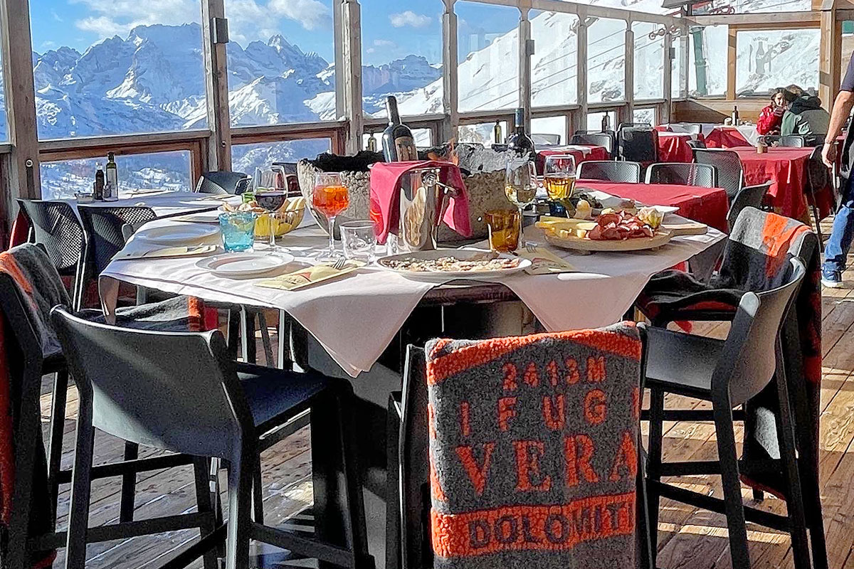Outdoor table - Stammtisch - Rifugio Averau - 5 Torri - Cortina d'Ampezzo