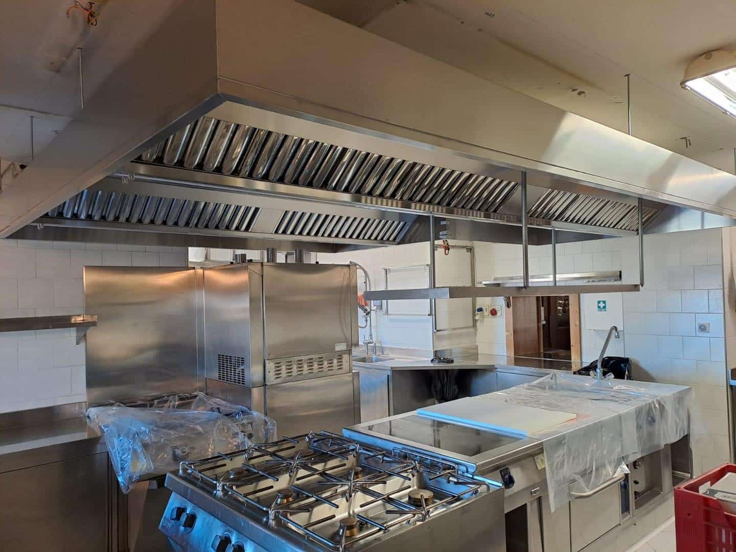 Nuovo soffitto aspirante cucina - Rifugio Averau - Cortina d'Ampezzo